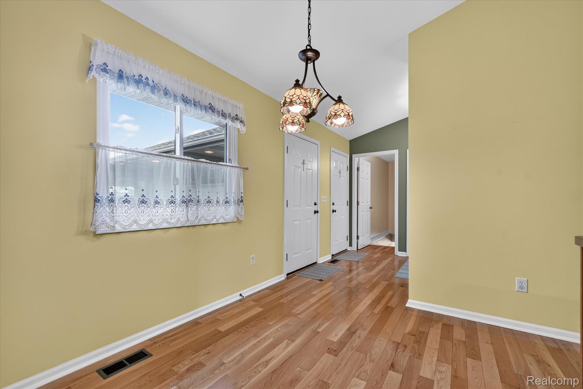 205 Addison Circle