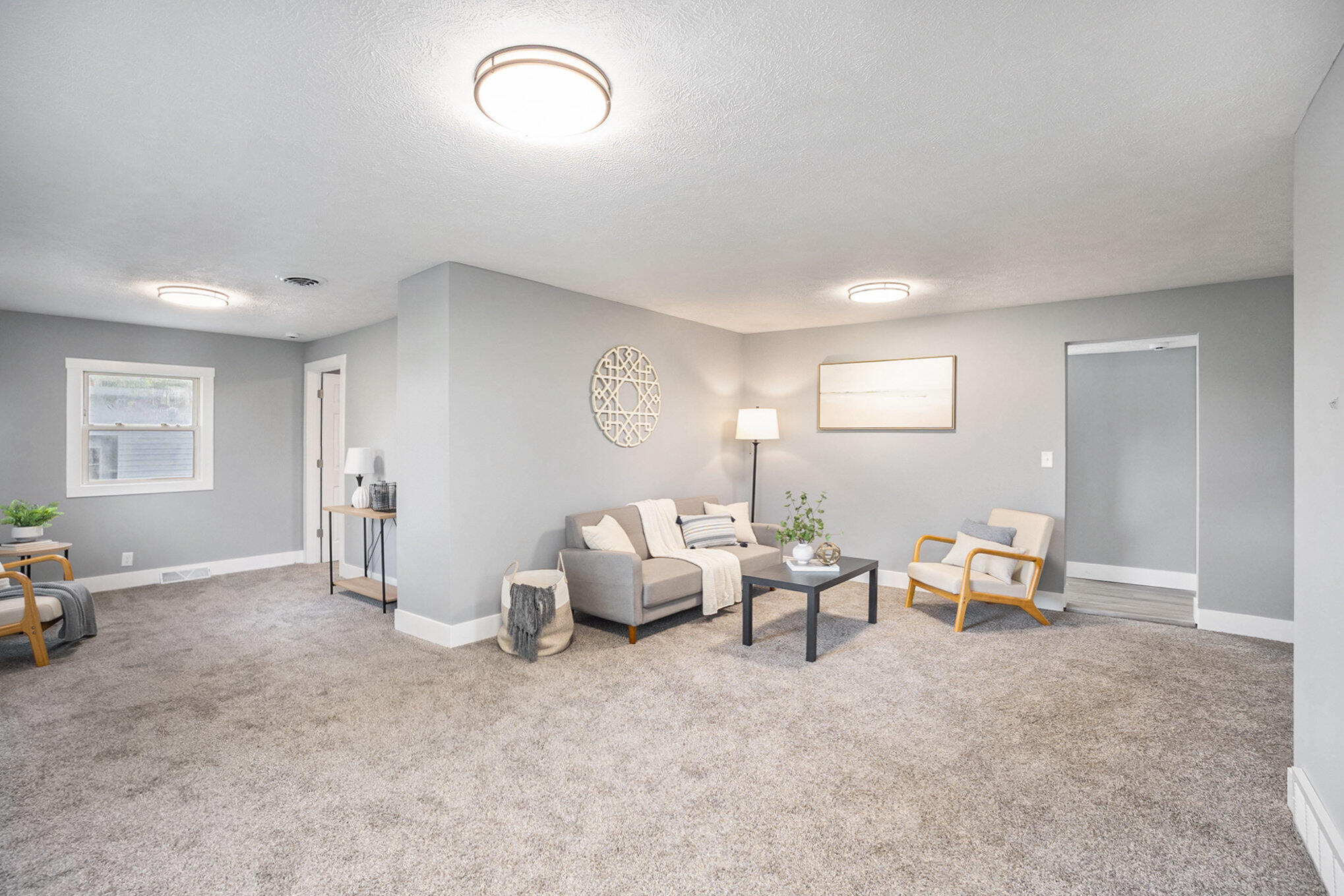 319 W Grand River Avenue