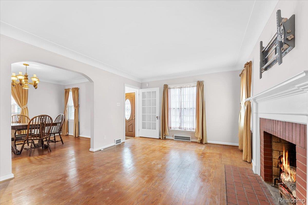 909 N Highland Street