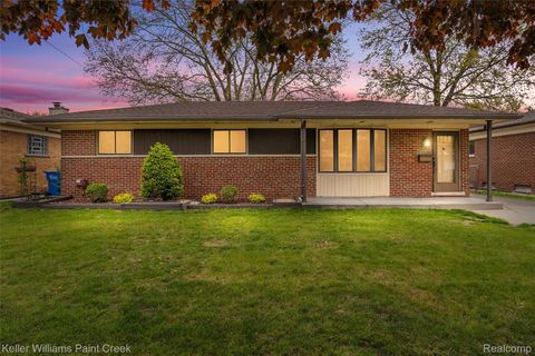 26642 Roan Avenue Warren City MI 48089