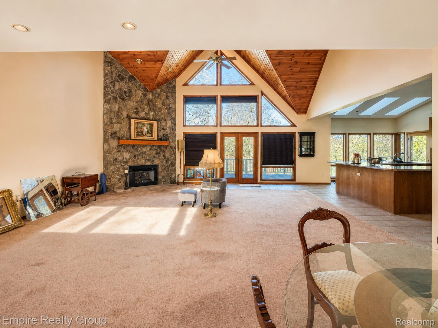 2111 Oak Terrace