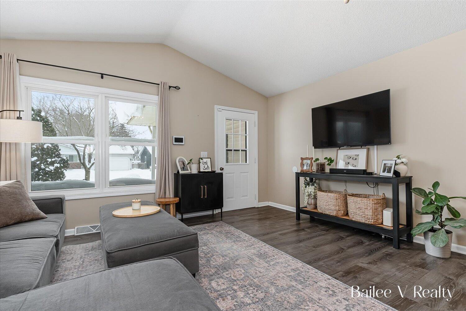 447 Stonehenge Street SE