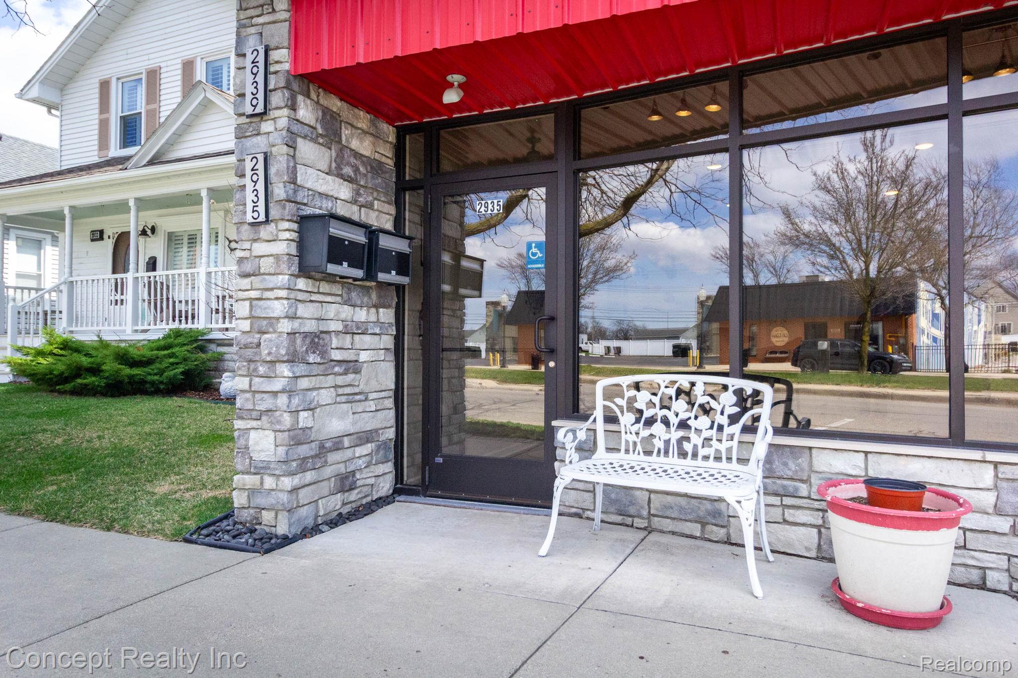 2935 W Jefferson Avenue