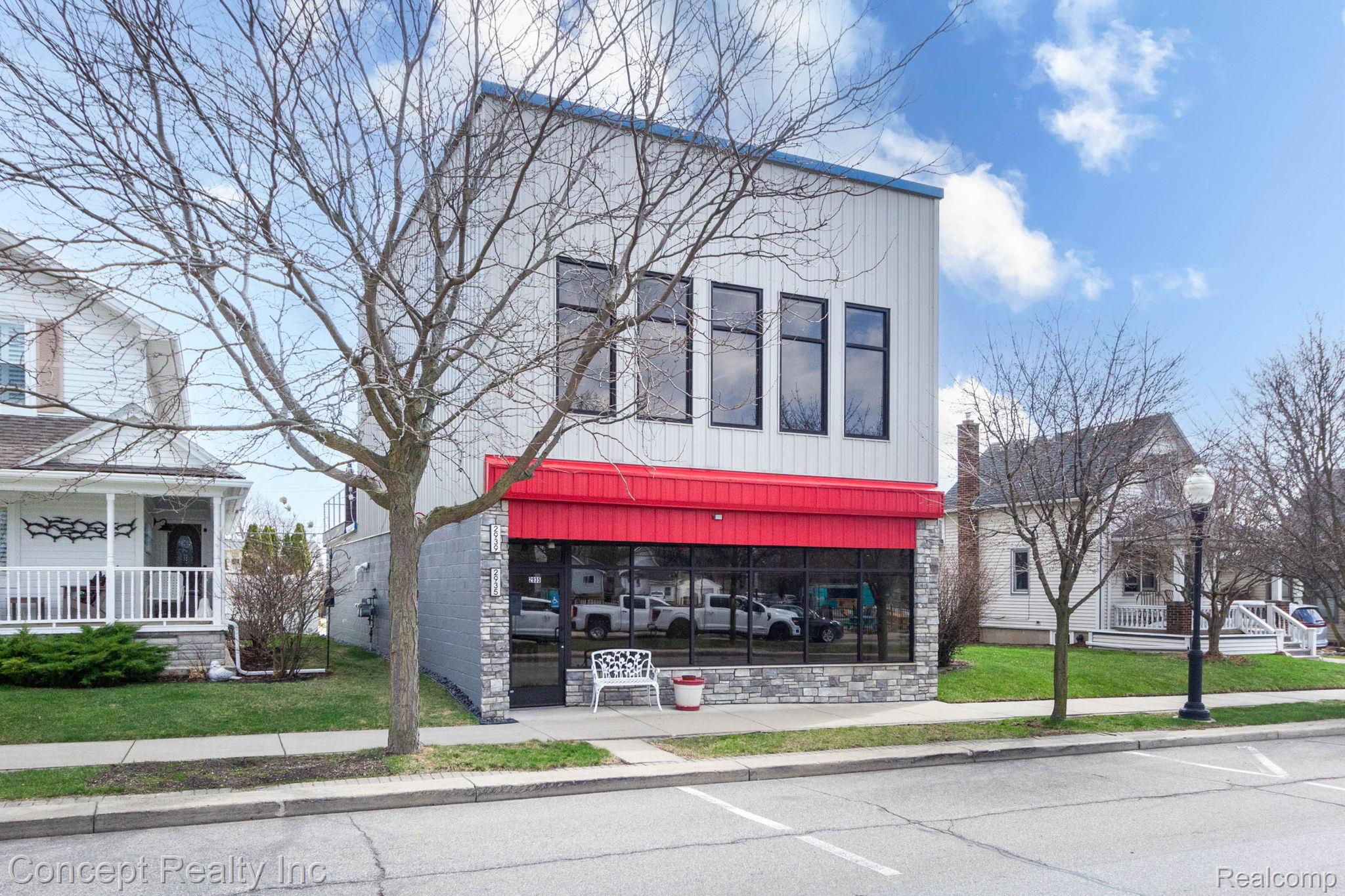 2935 W Jefferson Avenue