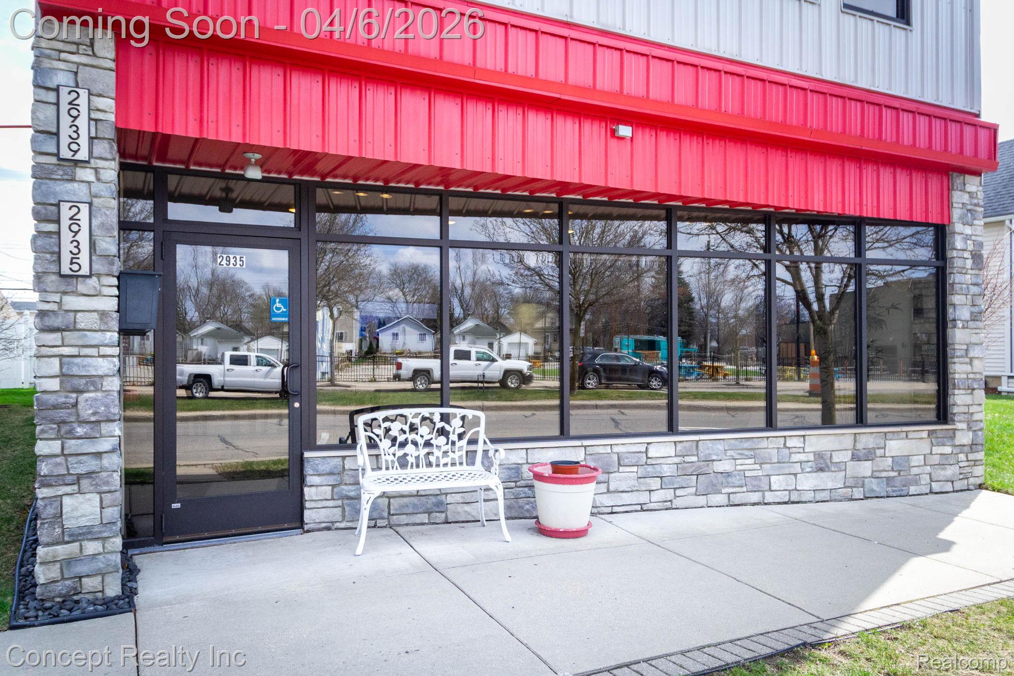 2935 W Jefferson Avenue