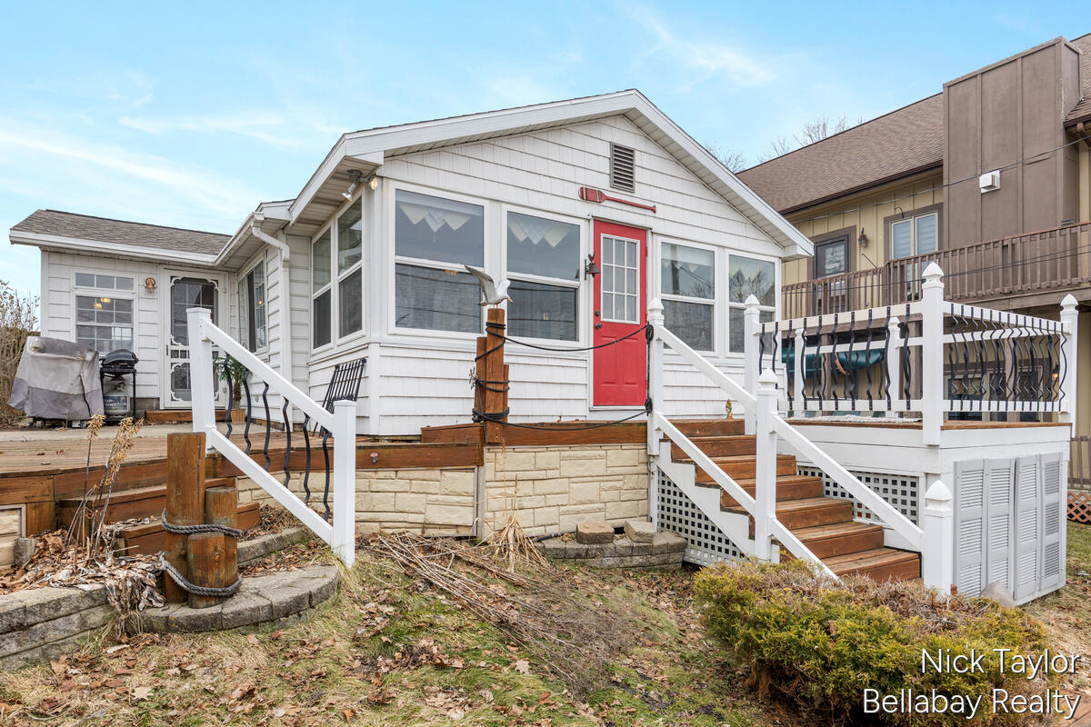 8198 Morrison Lake Gardens