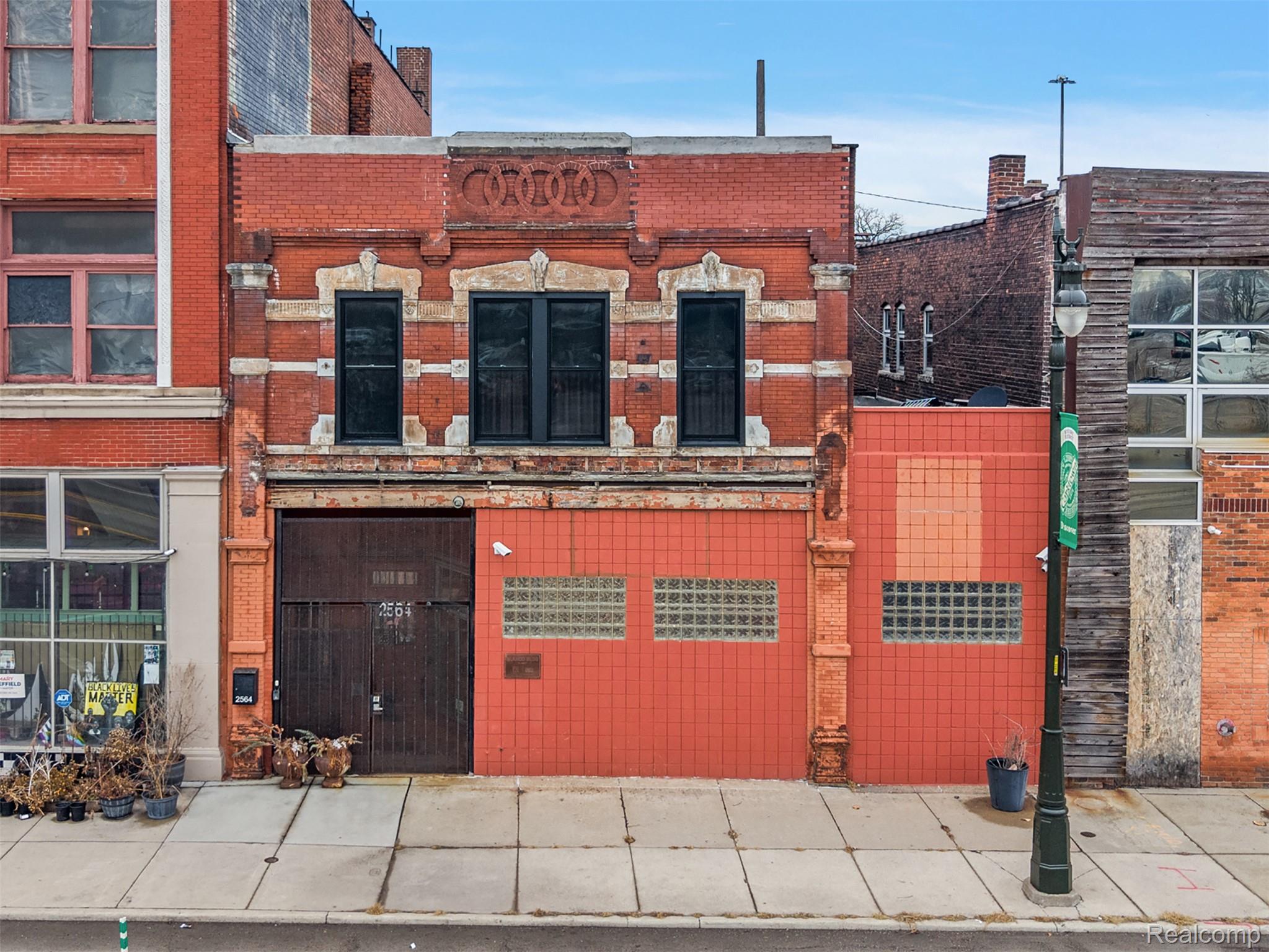 2564 Michigan Avenue First Floor