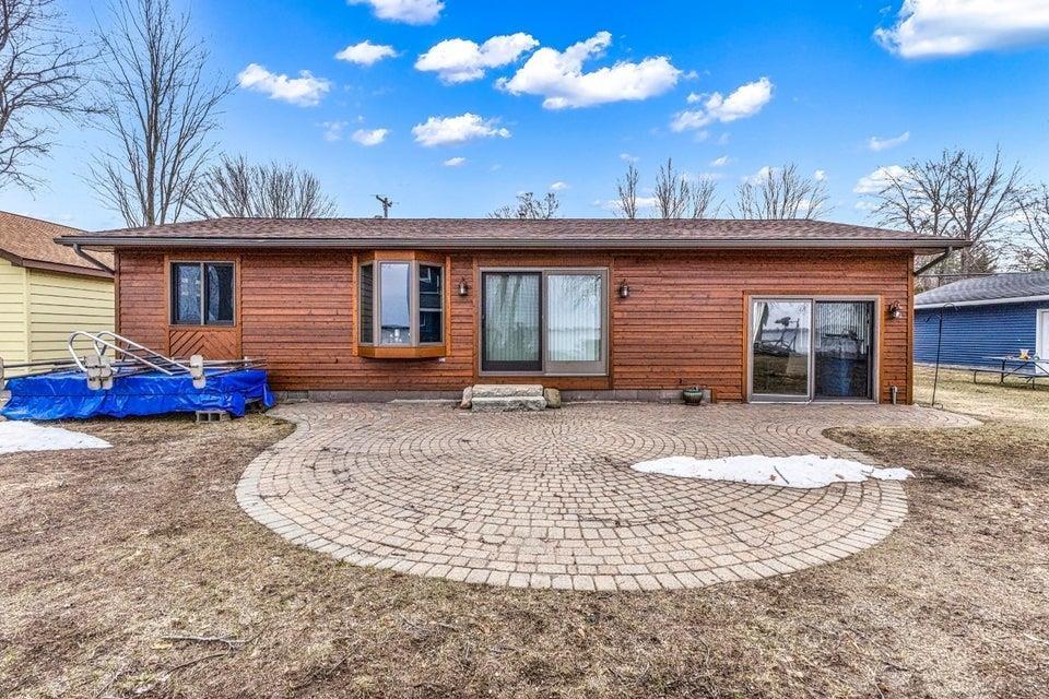 2077 Long Point Drive