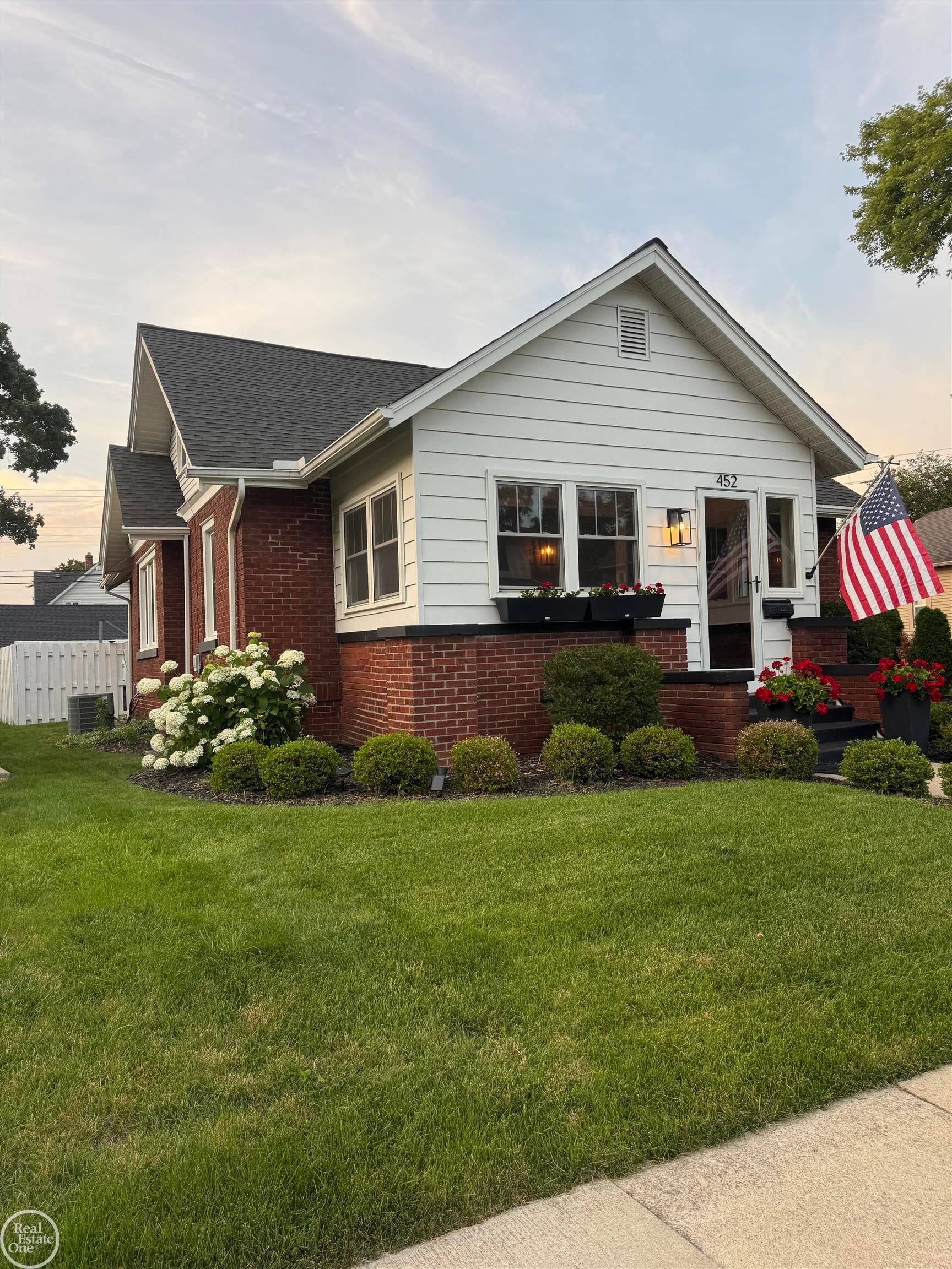 452 Maple Street