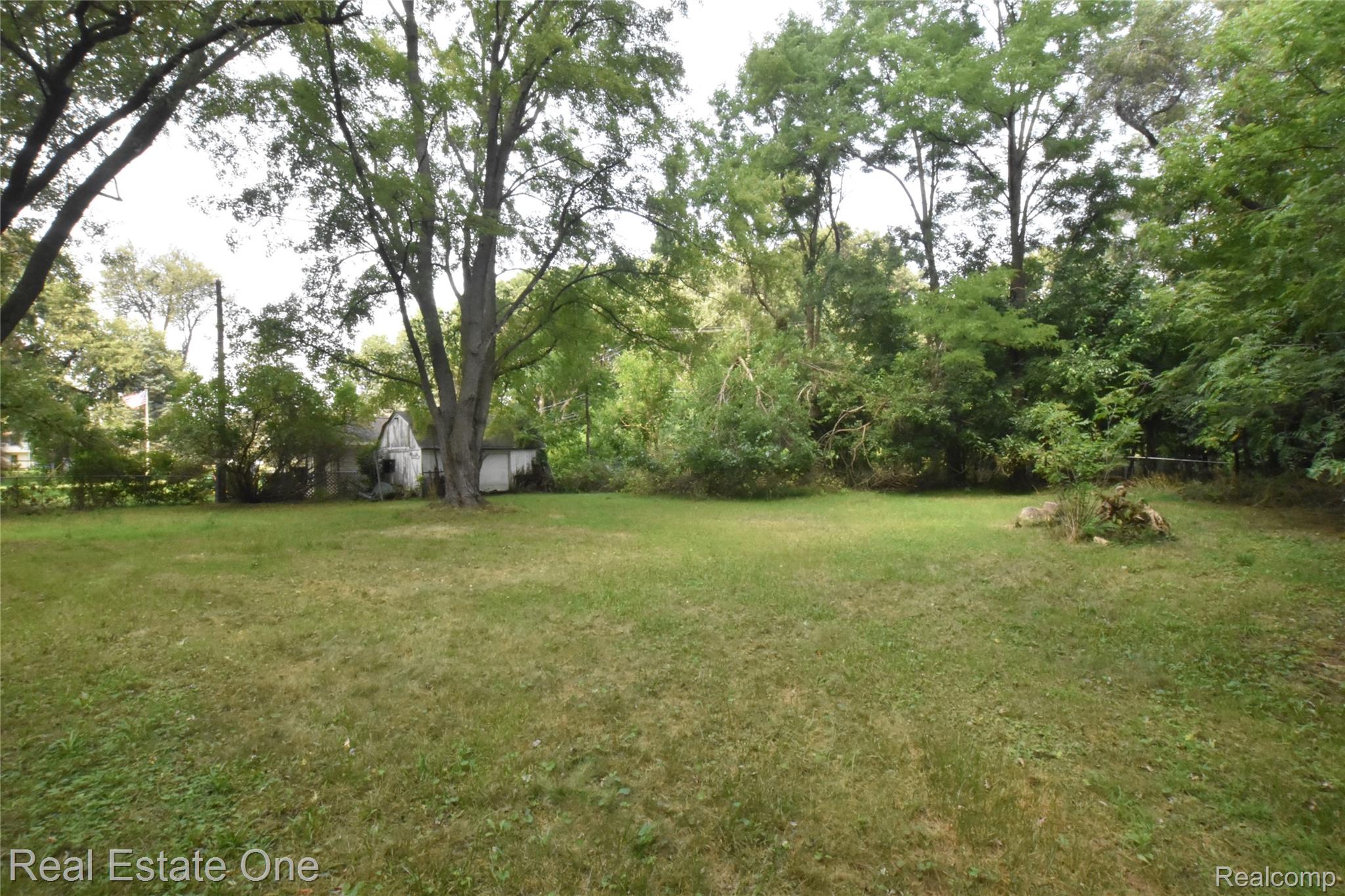 3482 W Maple Road