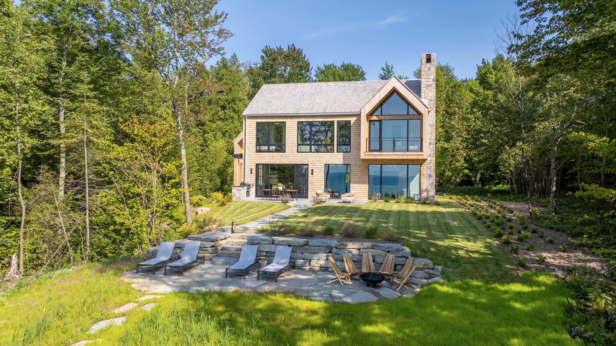 6987 N Manitou Trail