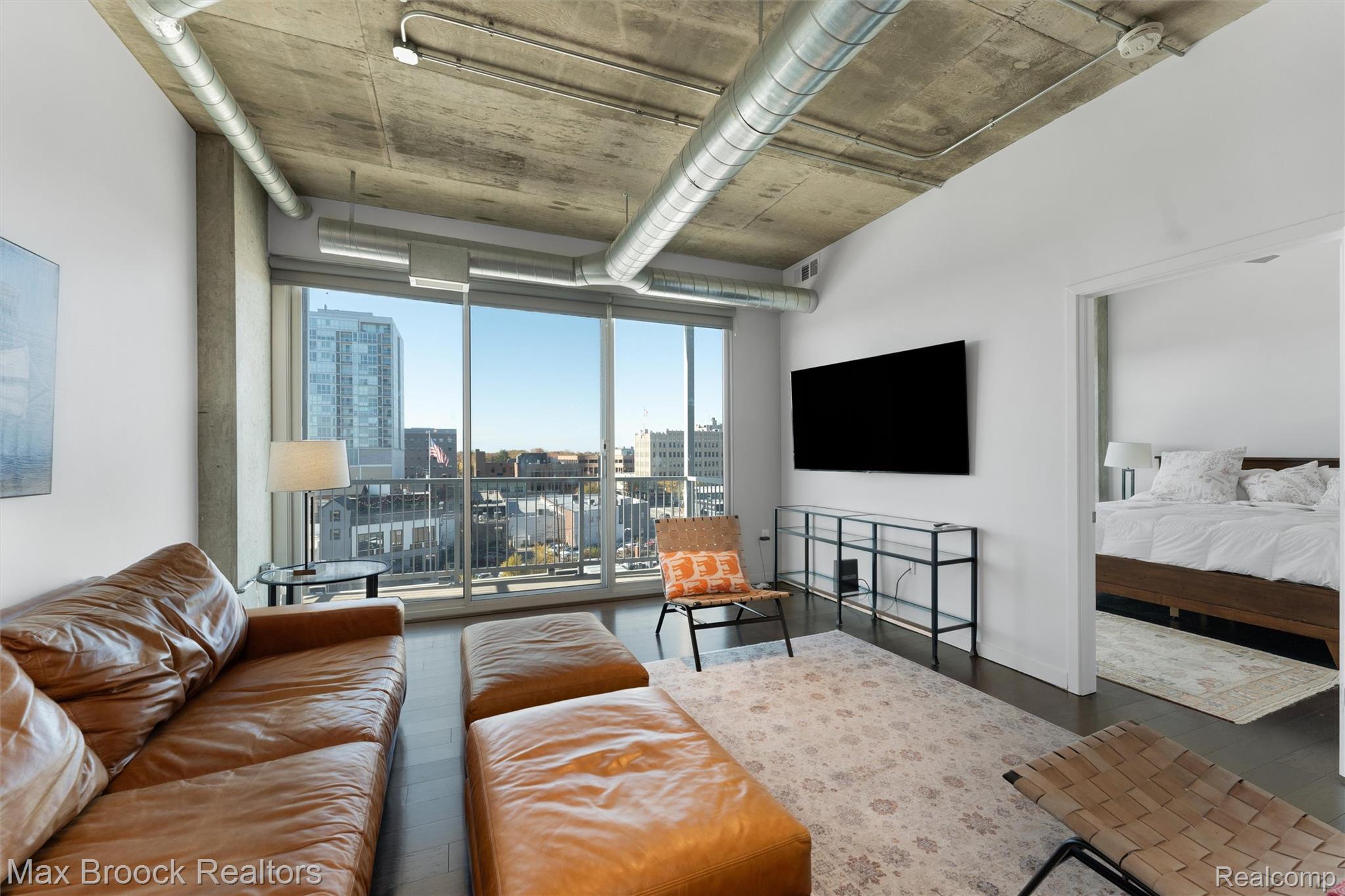 100 W 5th Street 605