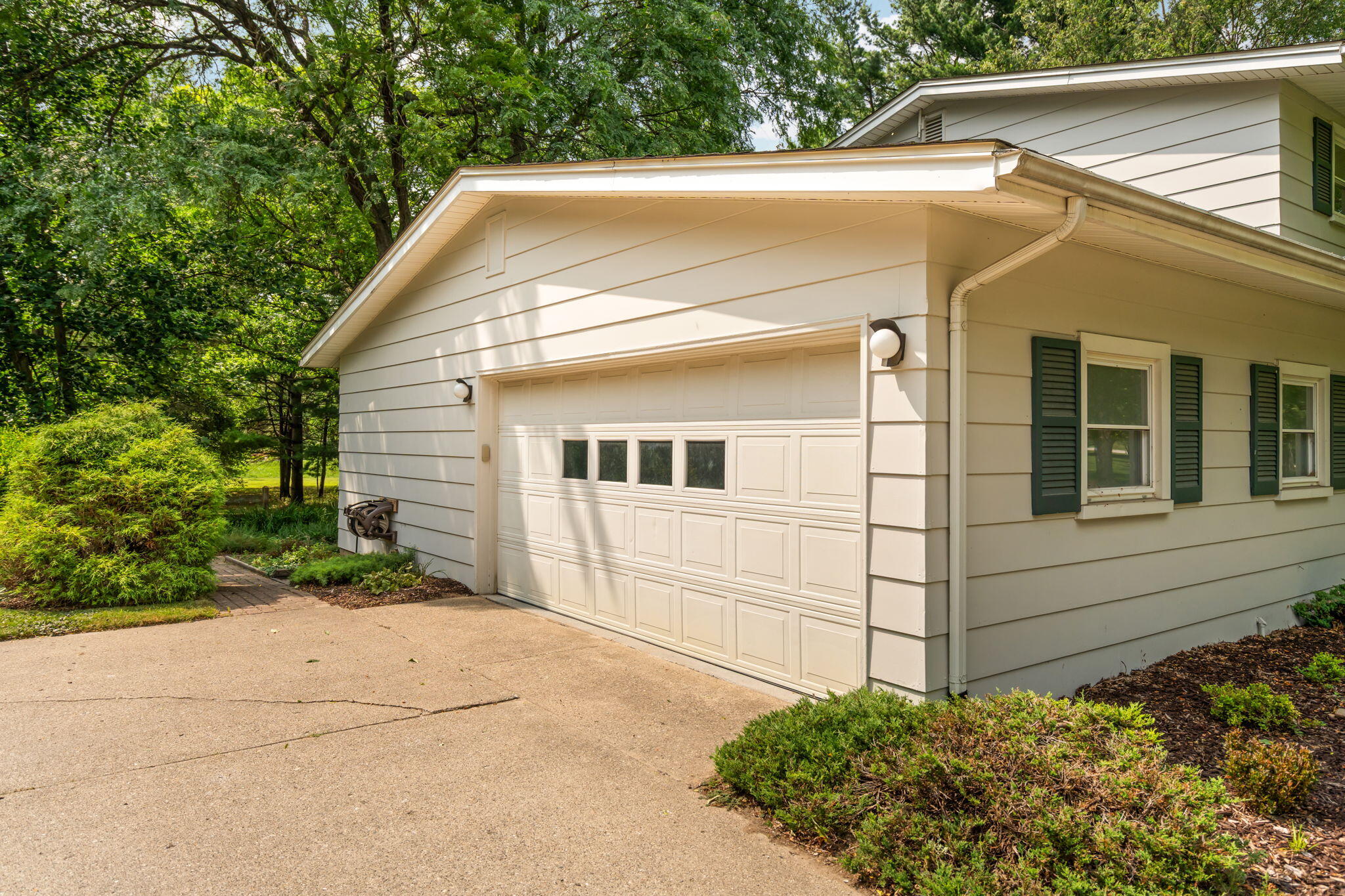 2627 Wayside Drive