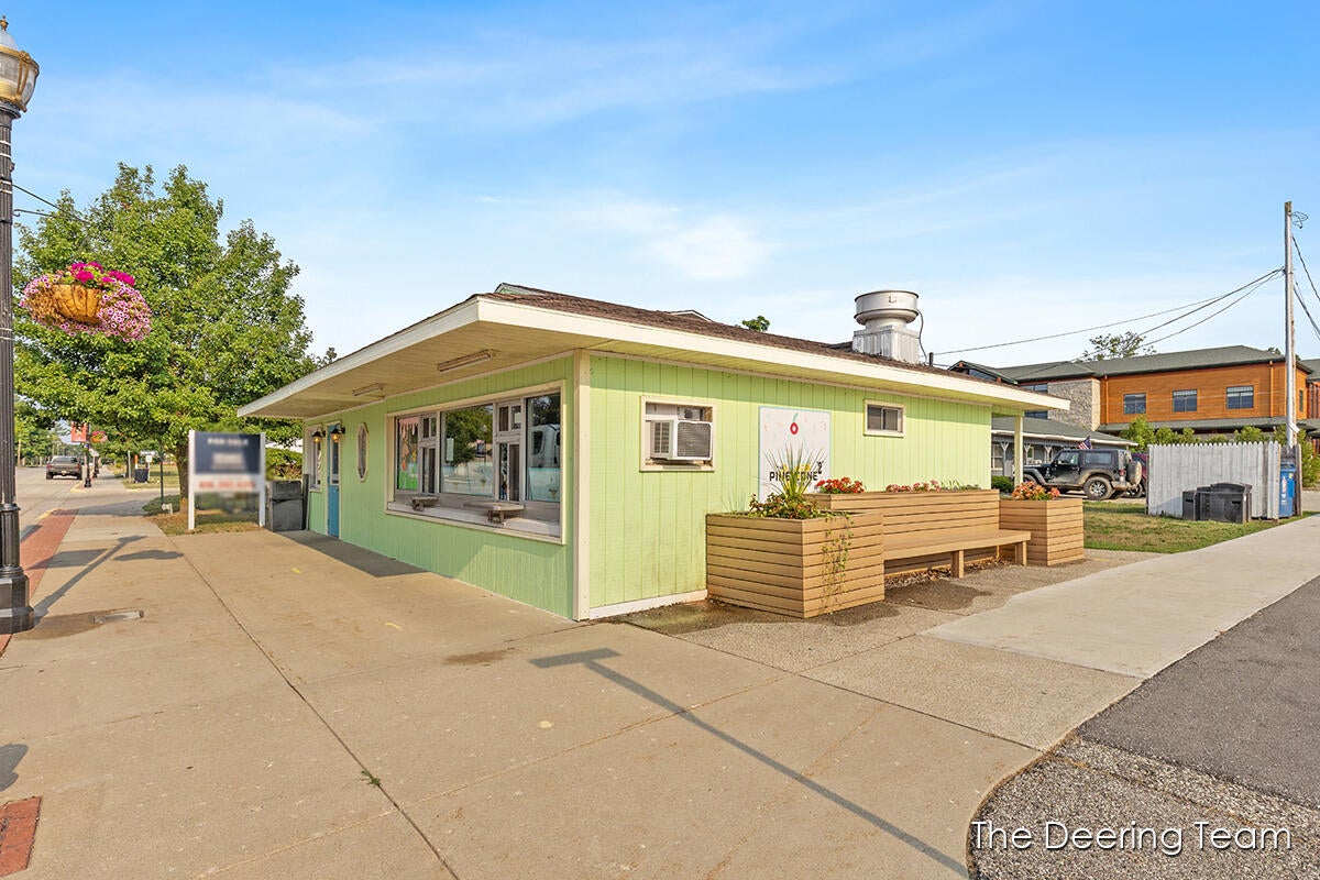 1053 E Wilcox Avenue