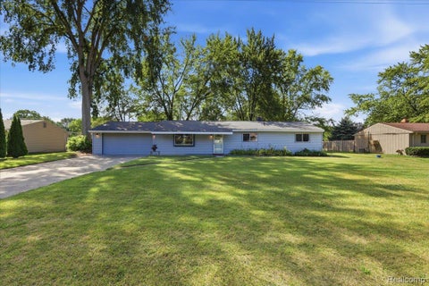 Photo of 4845 Pelton Road, Independence Charter Township, MI 48346 (MLS # 20261085515)