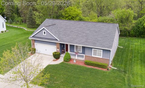 Photo of 2740 Diane Marie Court, Waterford Charter Township, MI 48329 (MLS # 20261037098)