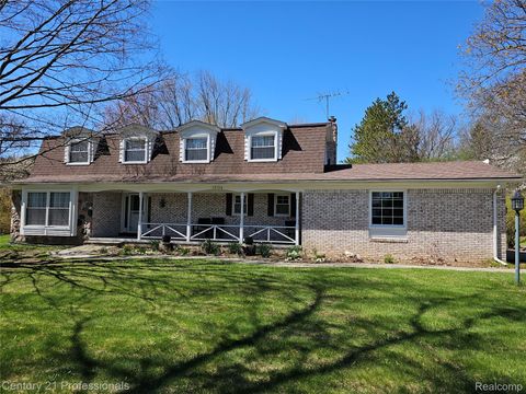Photo of 1508 Crooks Road, Rochester Hills City, MI 48309 (MLS # 20261023938)