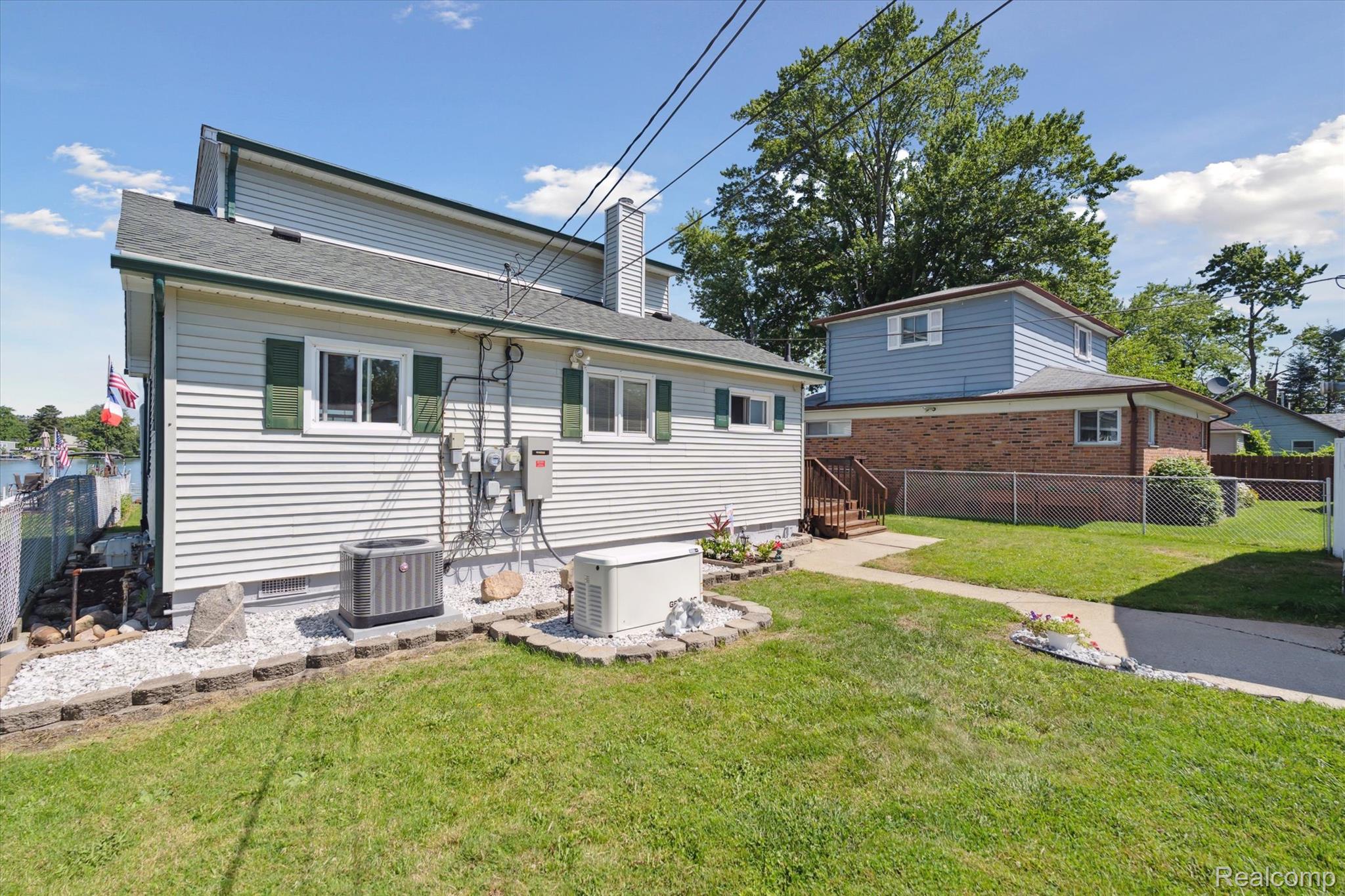 2295 Davista Drive