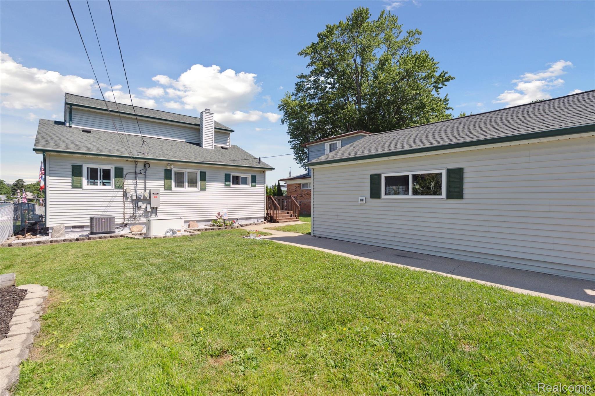 2295 Davista Drive