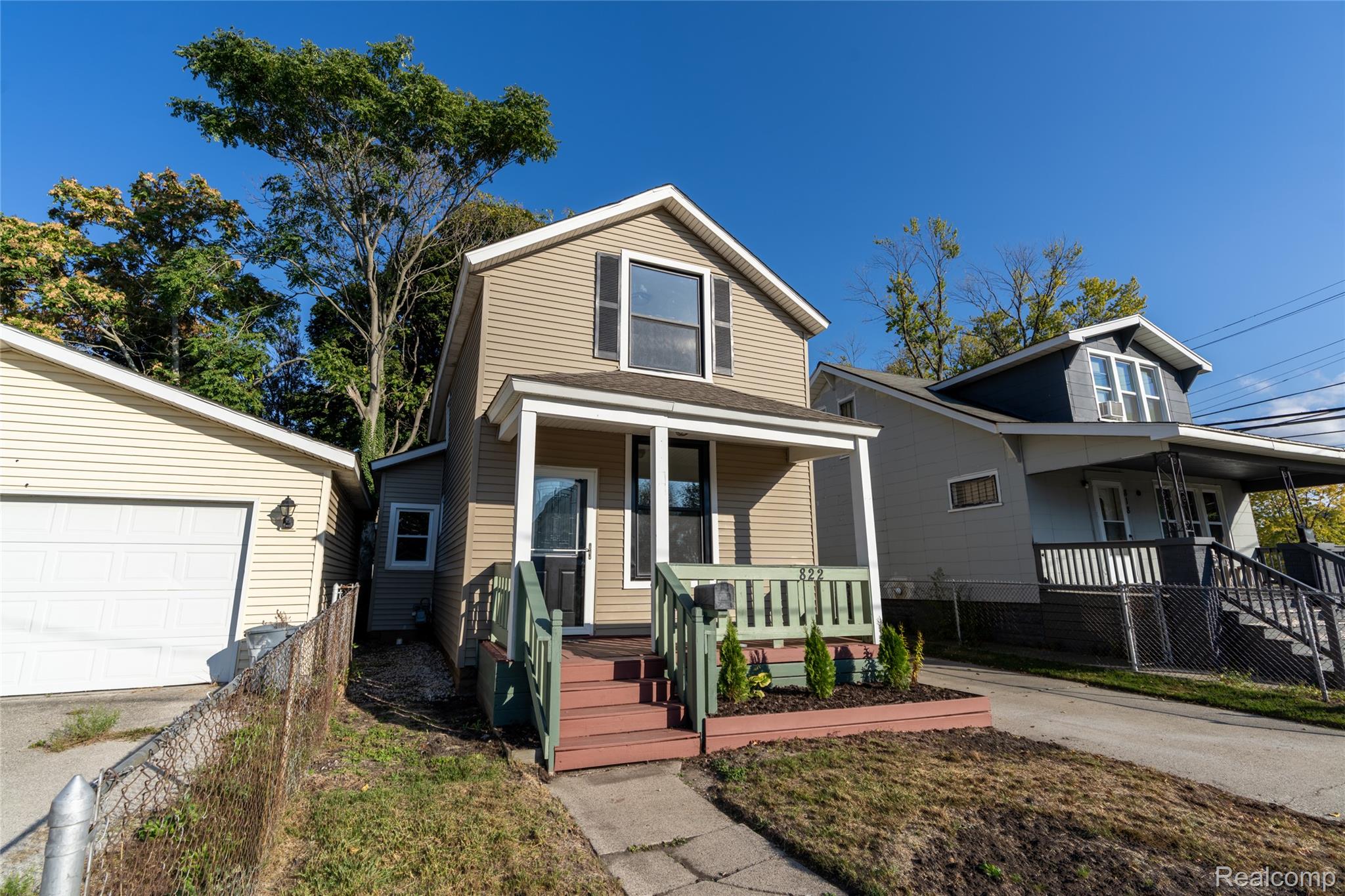 822 Saint Clair Street