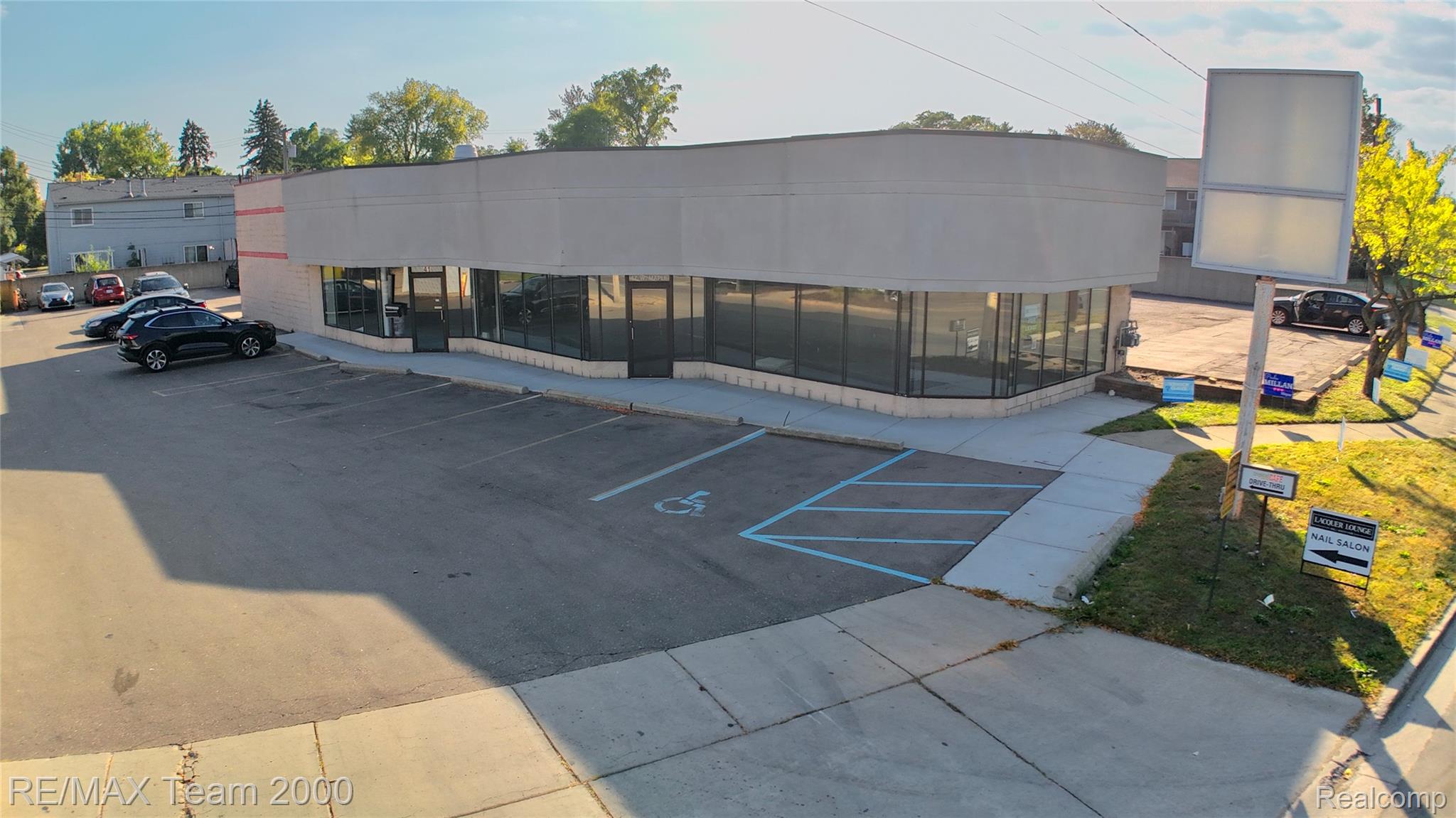 47 W Maple Road