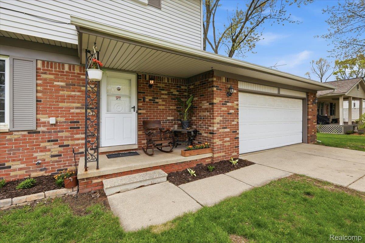 2735 N Williams Lake Road