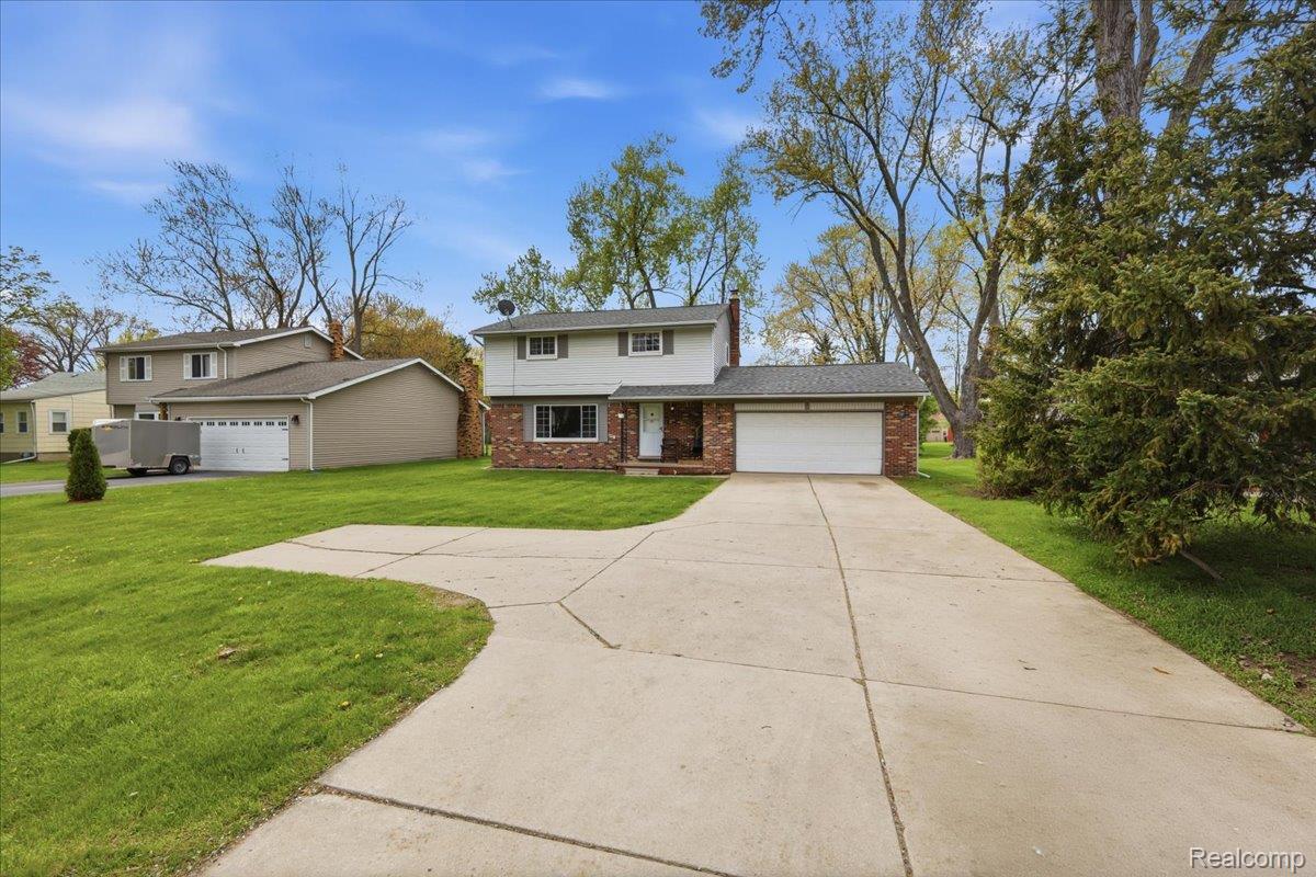 2735 N Williams Lake Road
