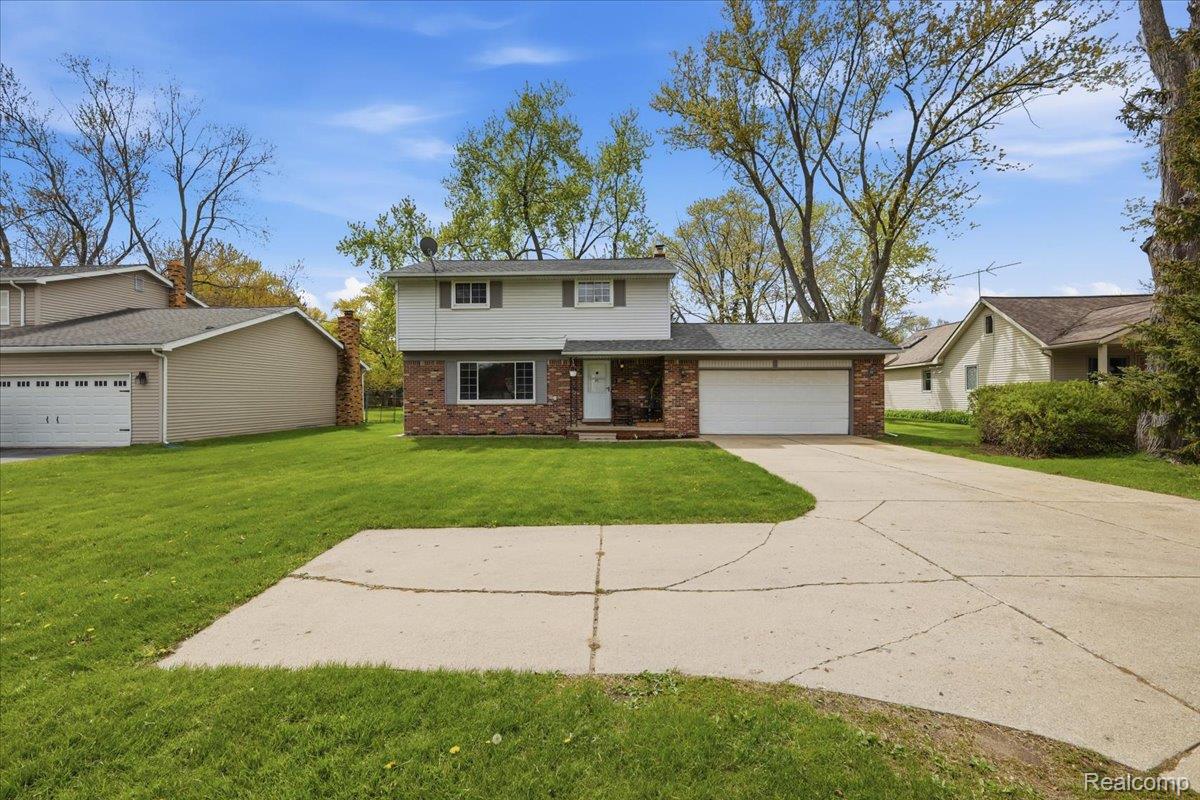 2735 N Williams Lake Road