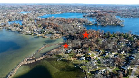 10239 Kress Road Pinckney Village MI 48169