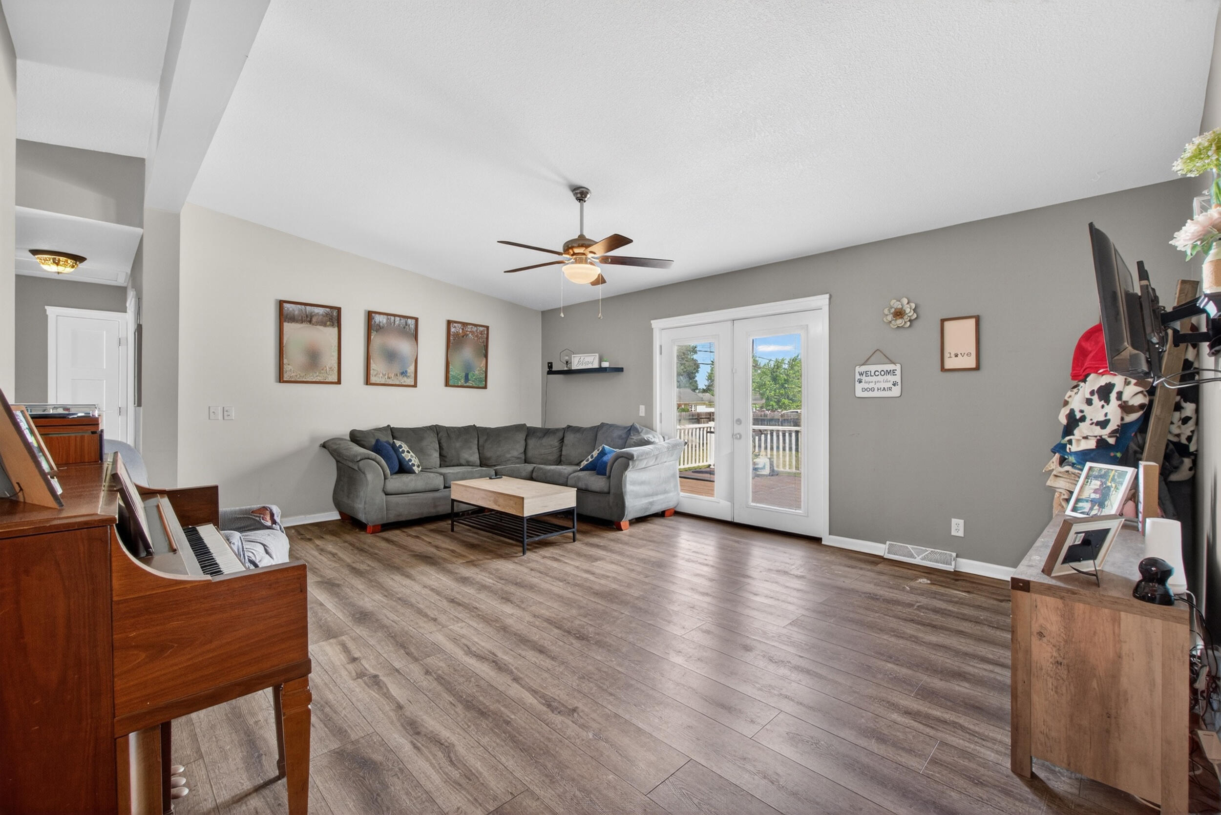 1990 Oak Leaf Drive