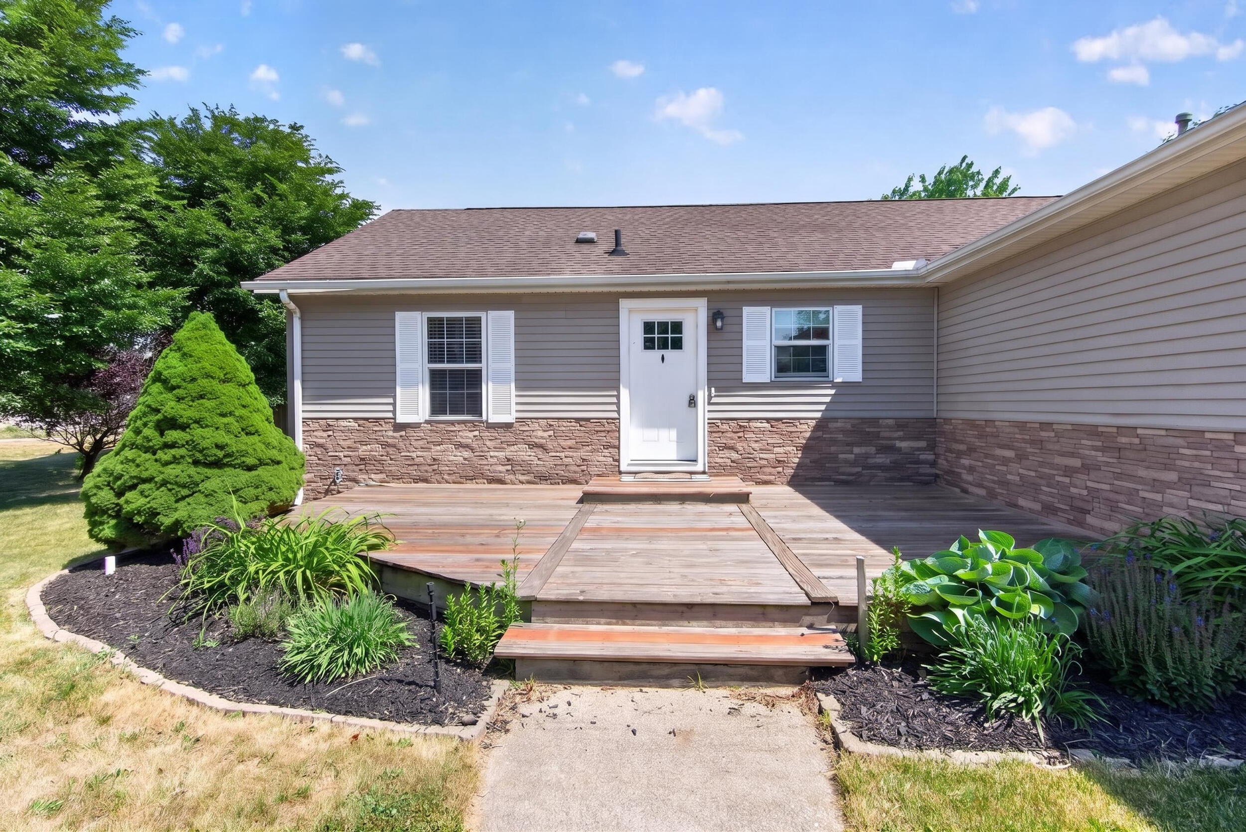 1990 Oak Leaf Drive