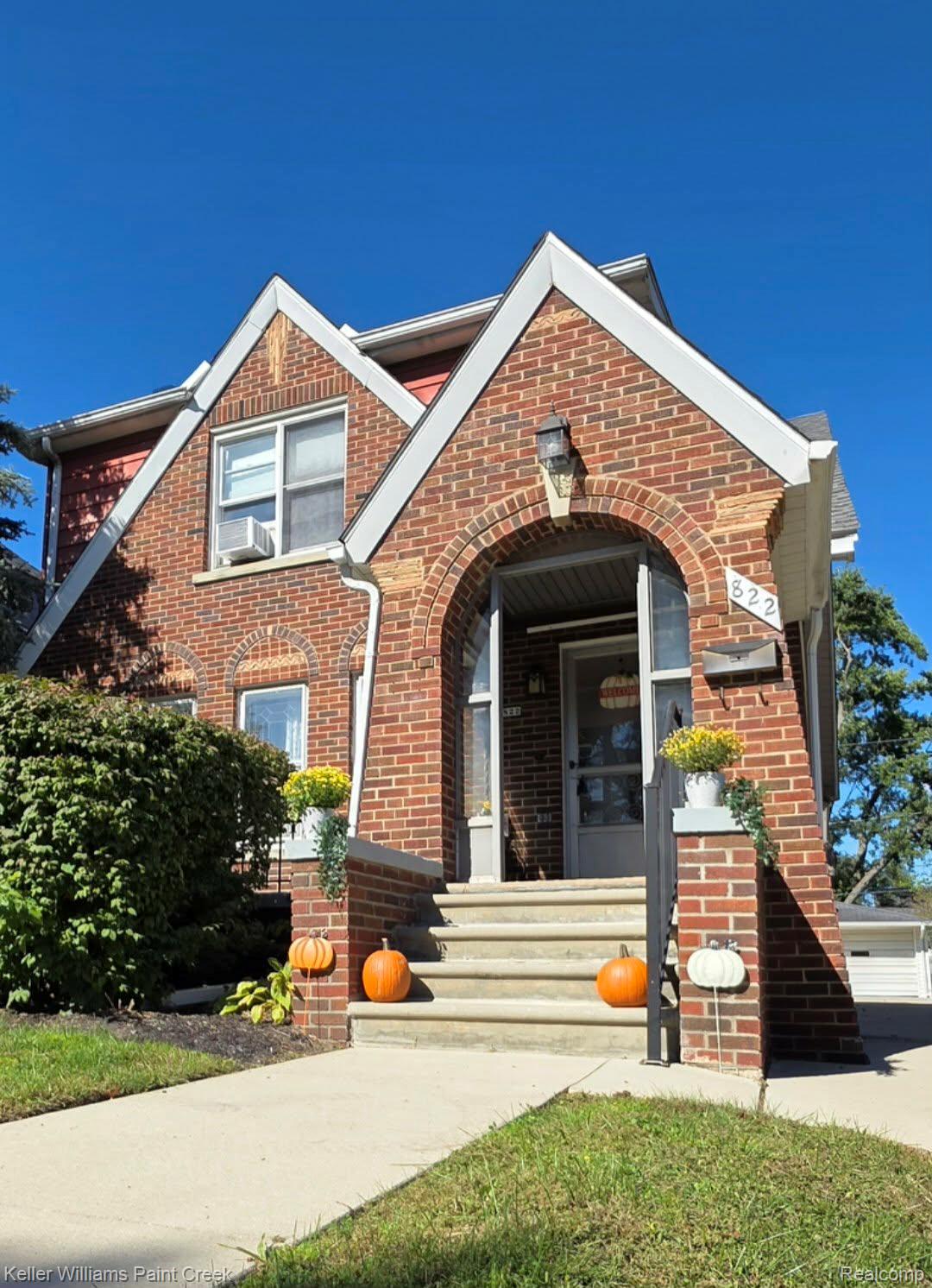 822 W Breckenridge Street