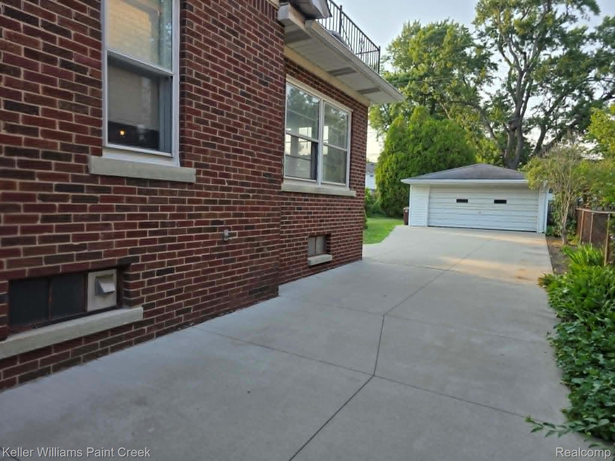 822 W Breckenridge Street