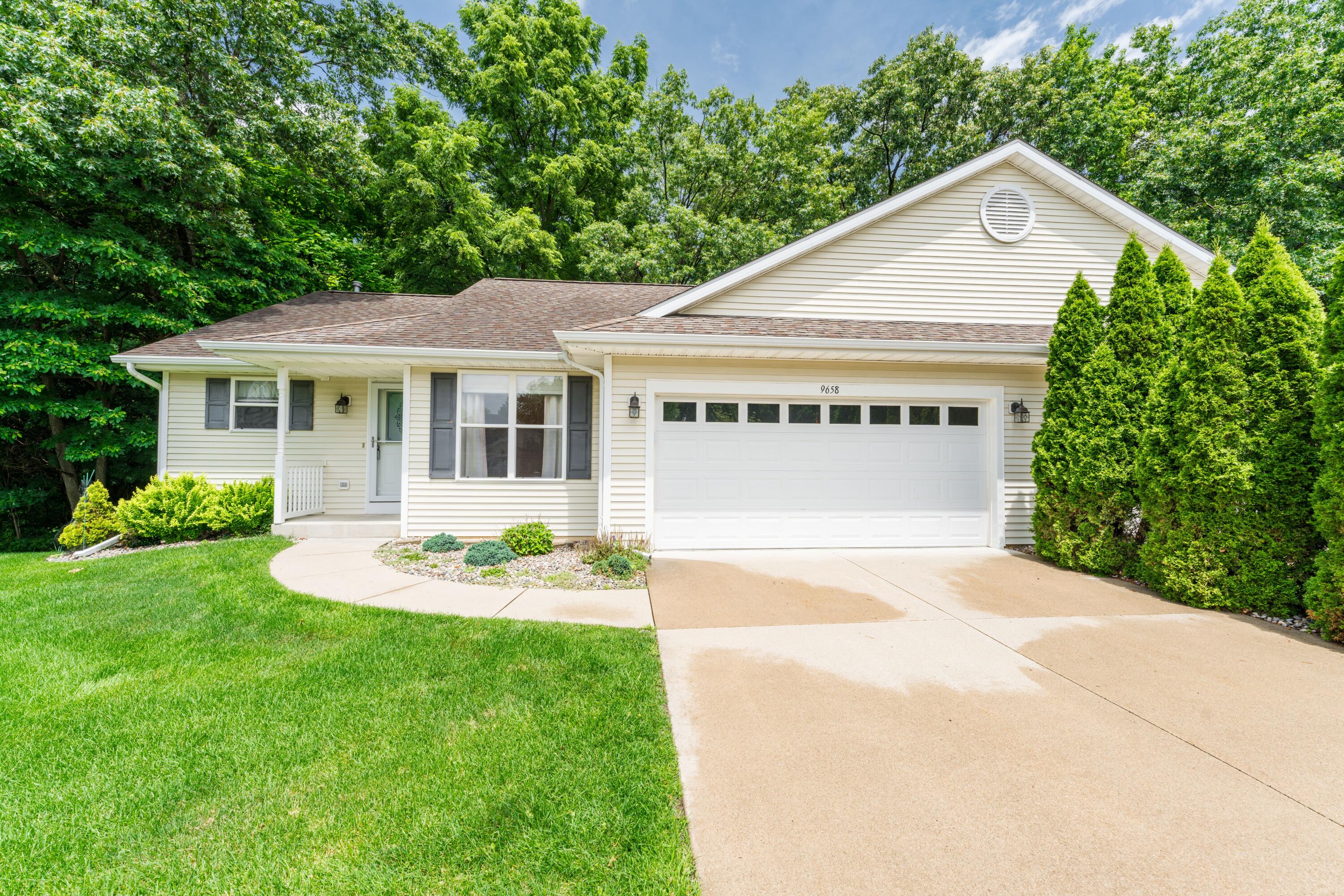 9658 Palmetto Court