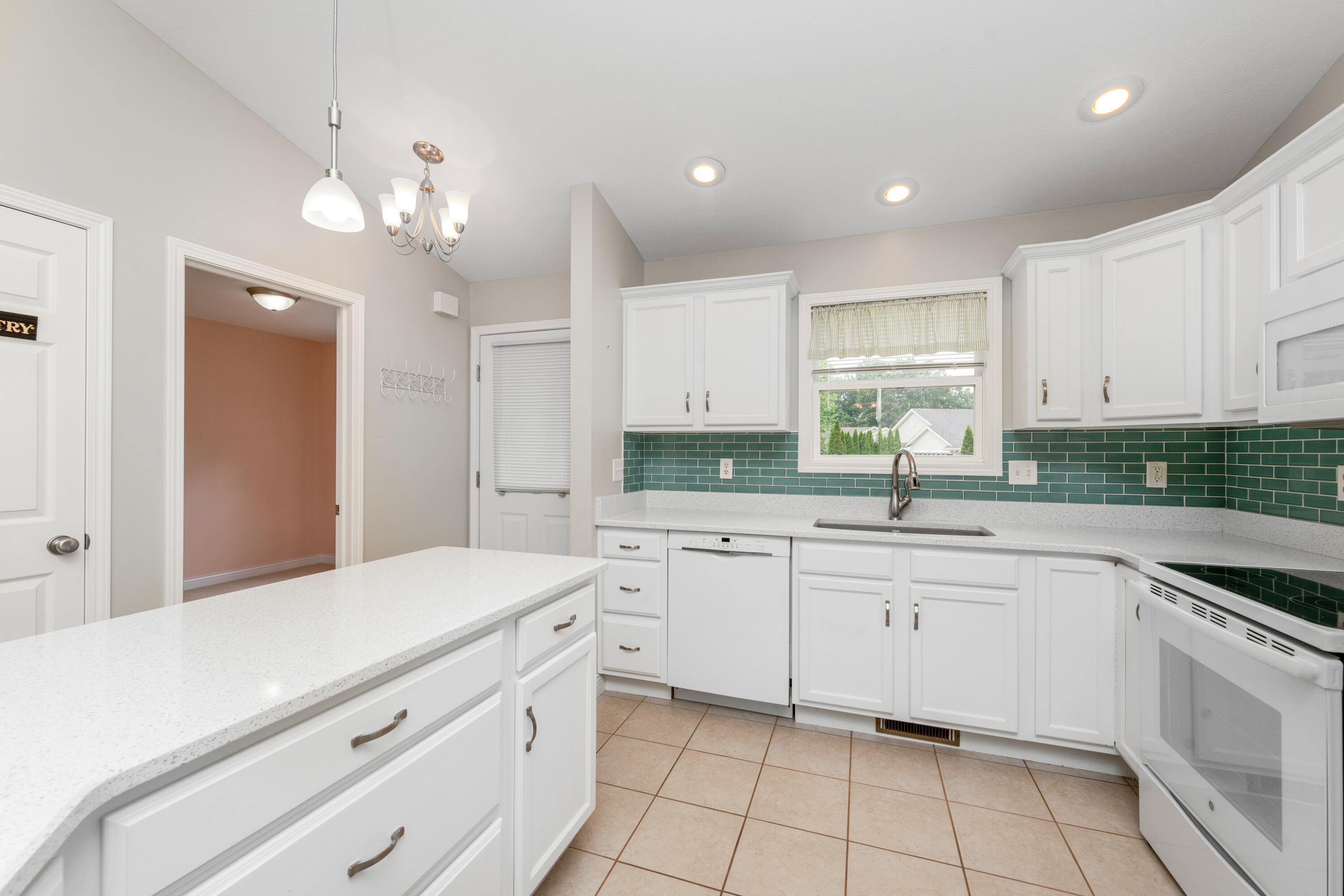 9658 Palmetto Court