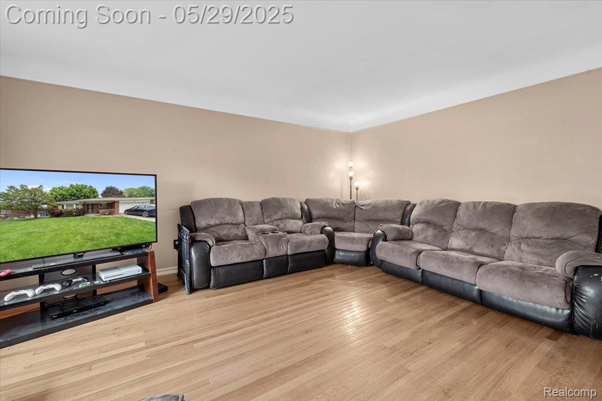 11233 CAPRI Drive