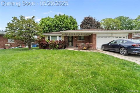11233 CAPRI Drive Warren City MI 48093