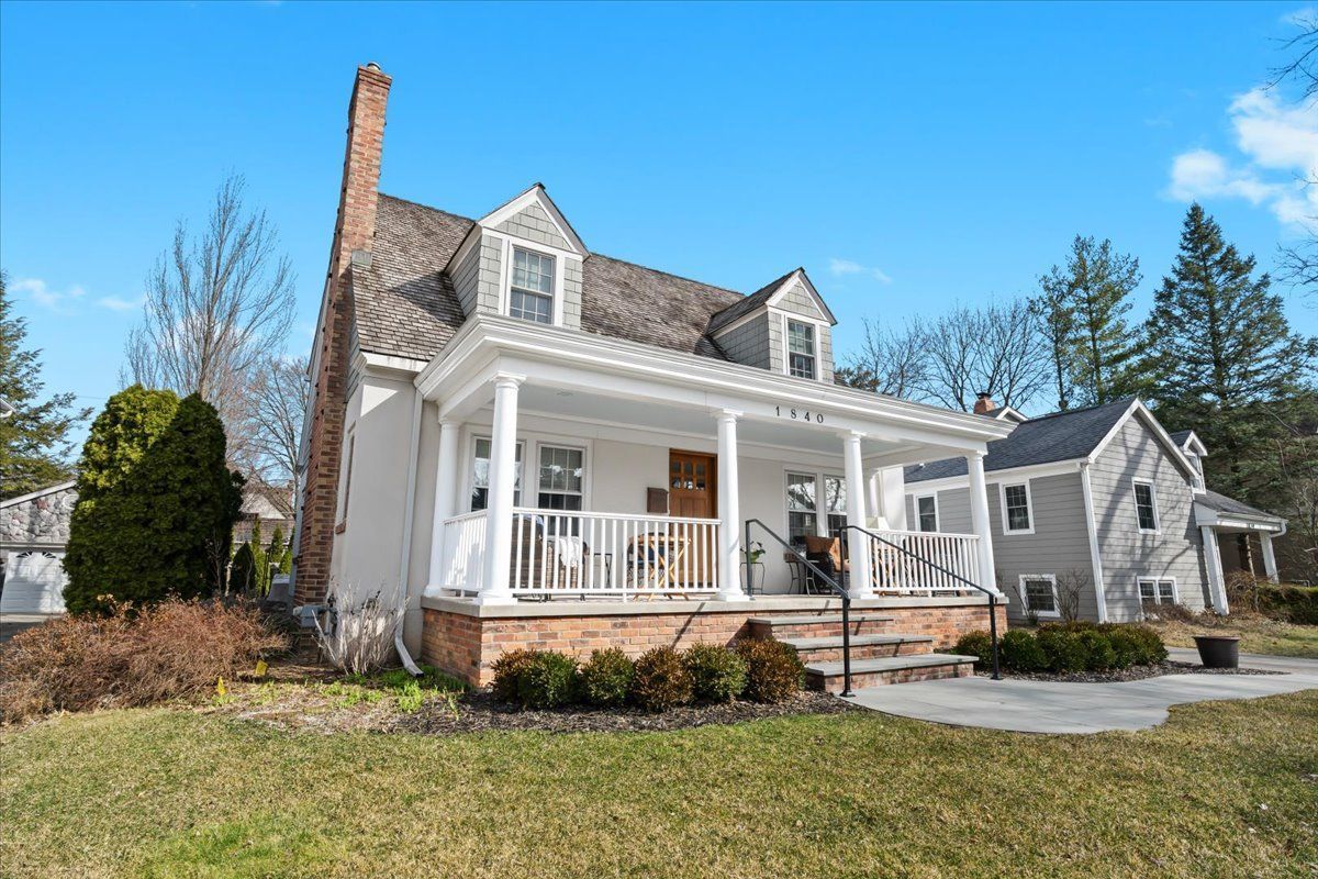 1840 FAIRVIEW Street