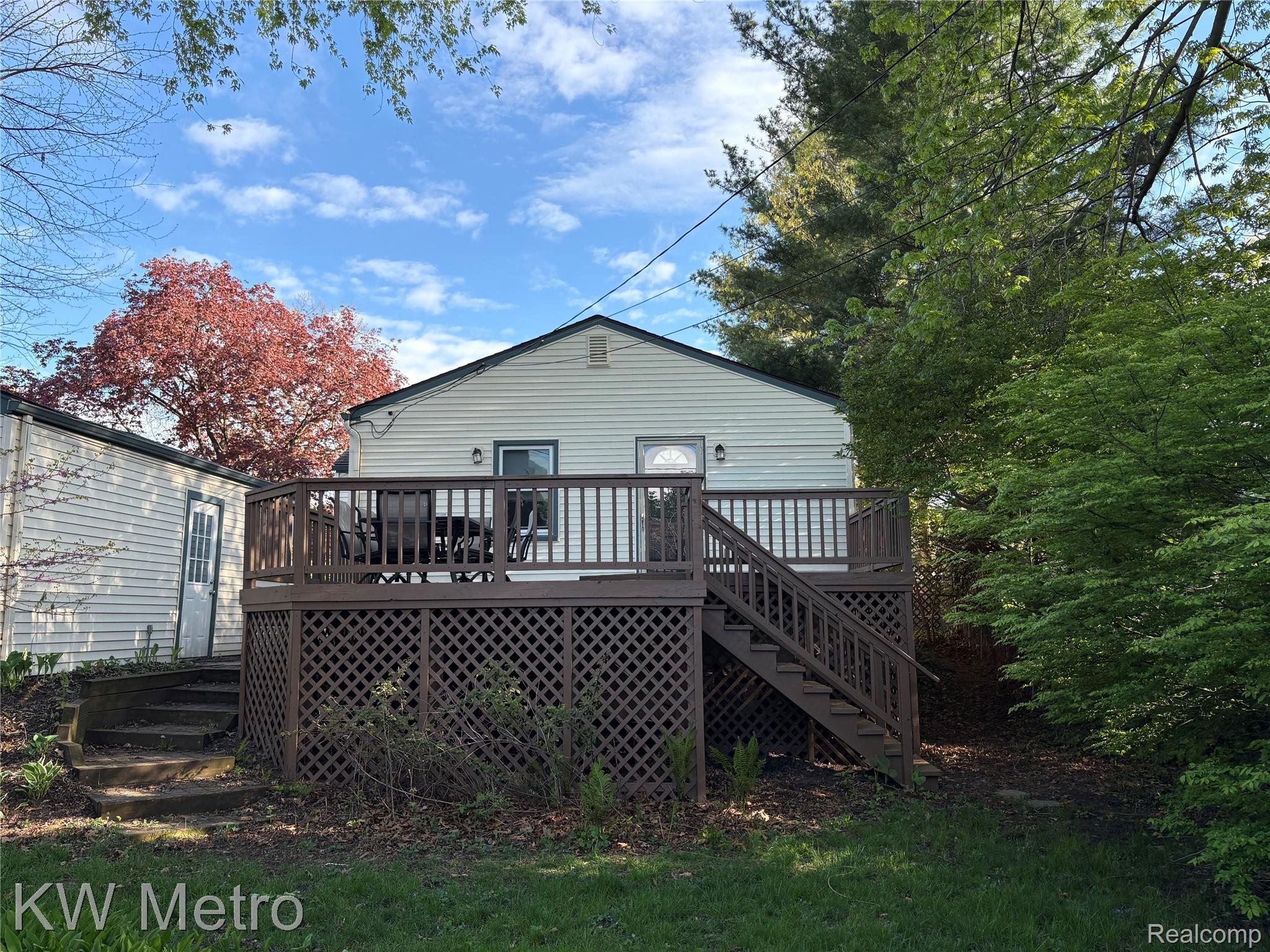 302 E Bloomfield Avenue