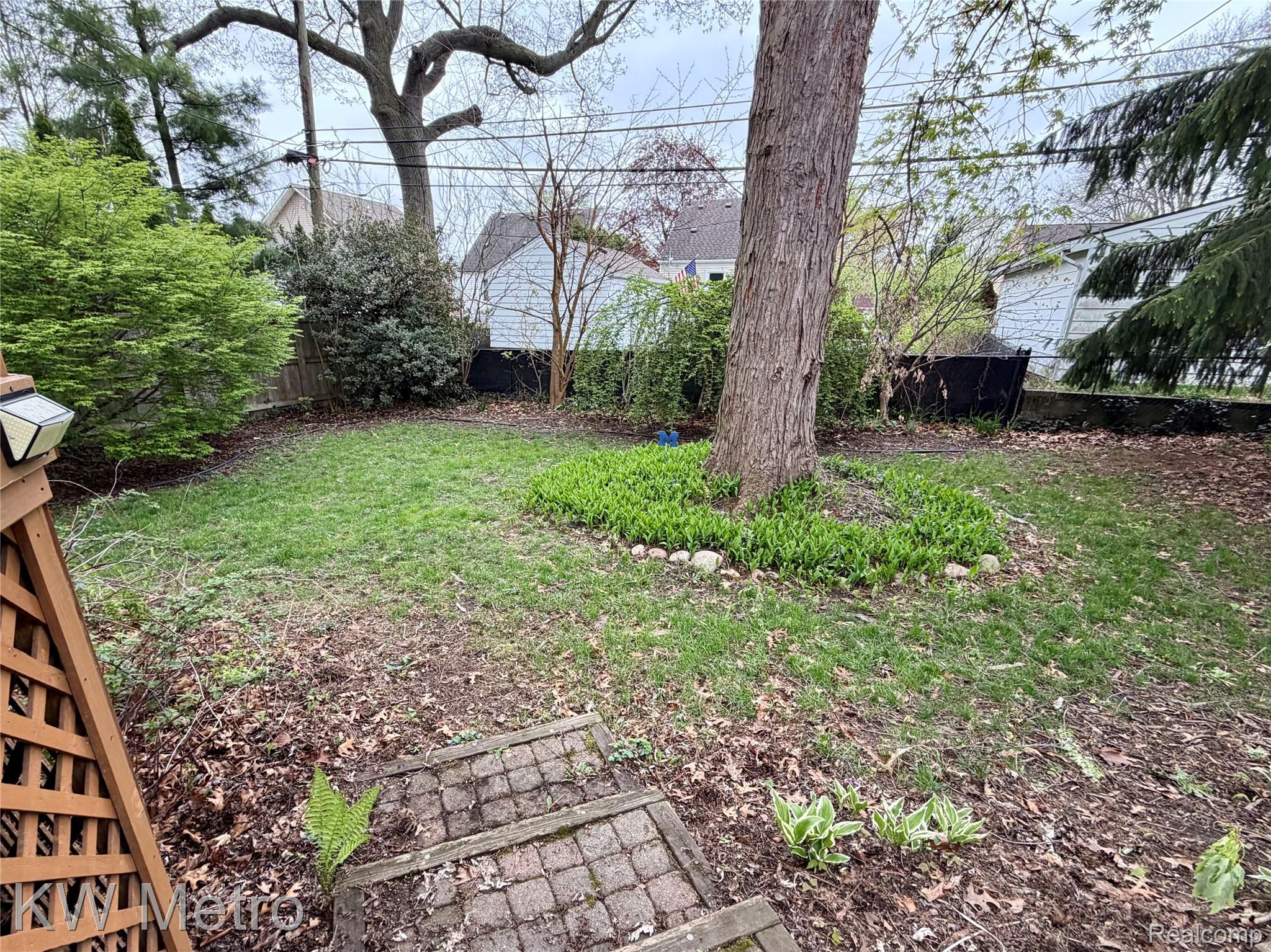 302 E Bloomfield Avenue