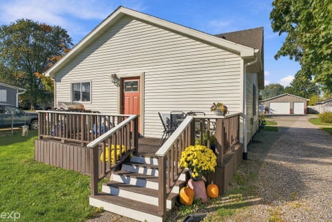 Tiny photo for 67 W Lorraine Street, Peck Village, MI 48466 (MLS # 58050224810)