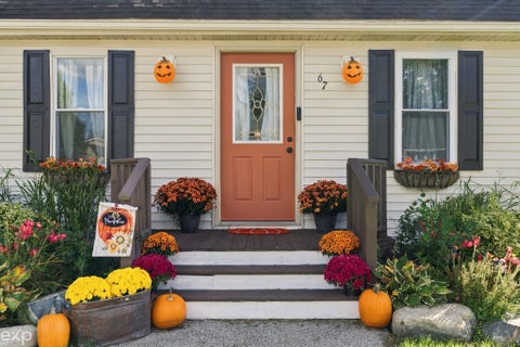 Tiny photo for 67 W Lorraine Street, Peck Village, MI 48466 (MLS # 58050224810)