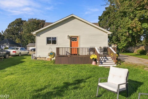Tiny photo for 67 W Lorraine Street, Peck Village, MI 48466 (MLS # 58050224810)