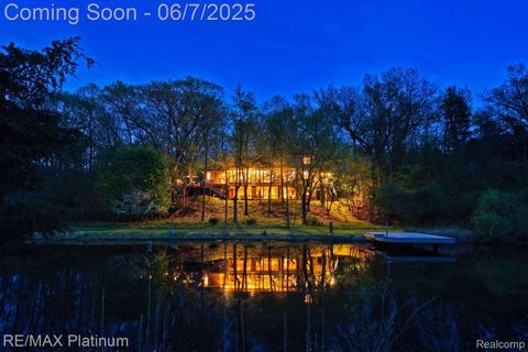 5519 GREAT HAWK Circle Ann Arbor City MI 48105