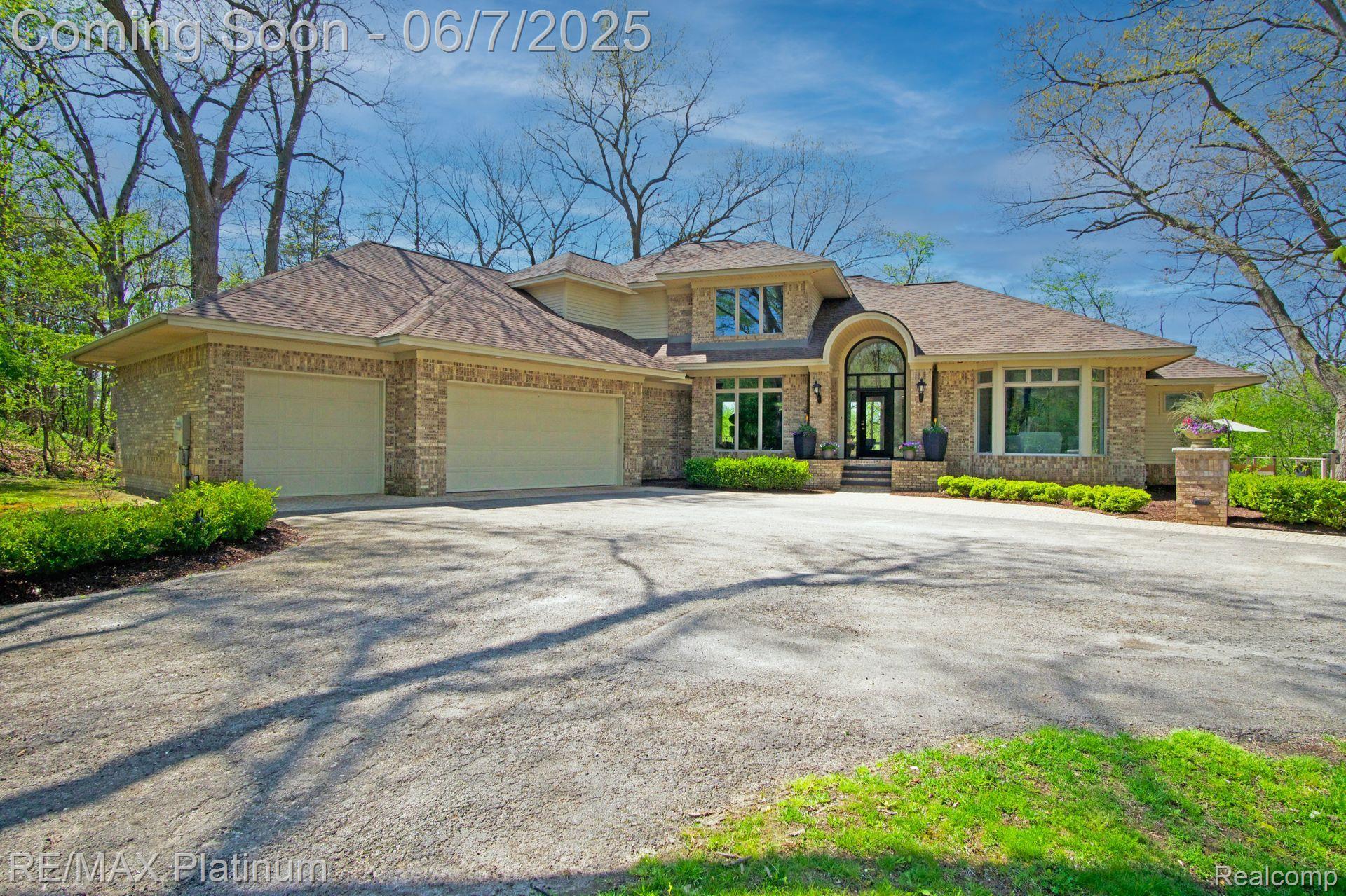 5519 GREAT HAWK Circle
