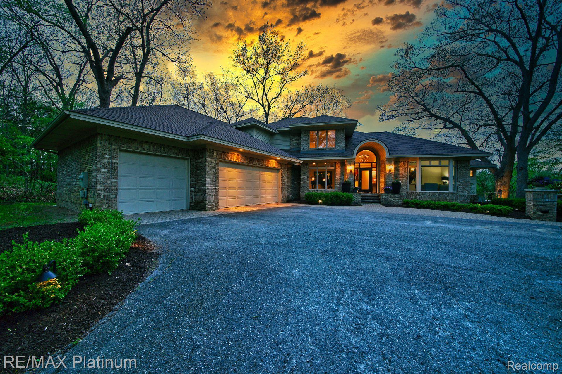 5519 GREAT HAWK Circle