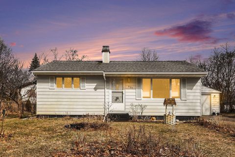 621 Linn Avenue Emmett Charter Township MI 49014