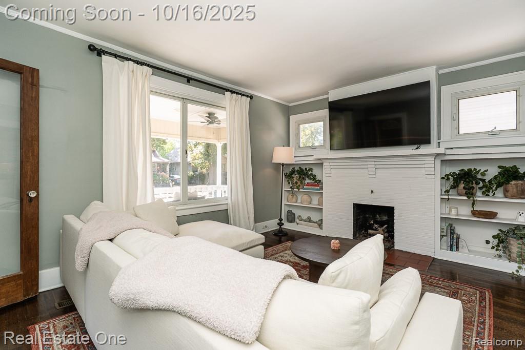 271 E Maplehurst Street