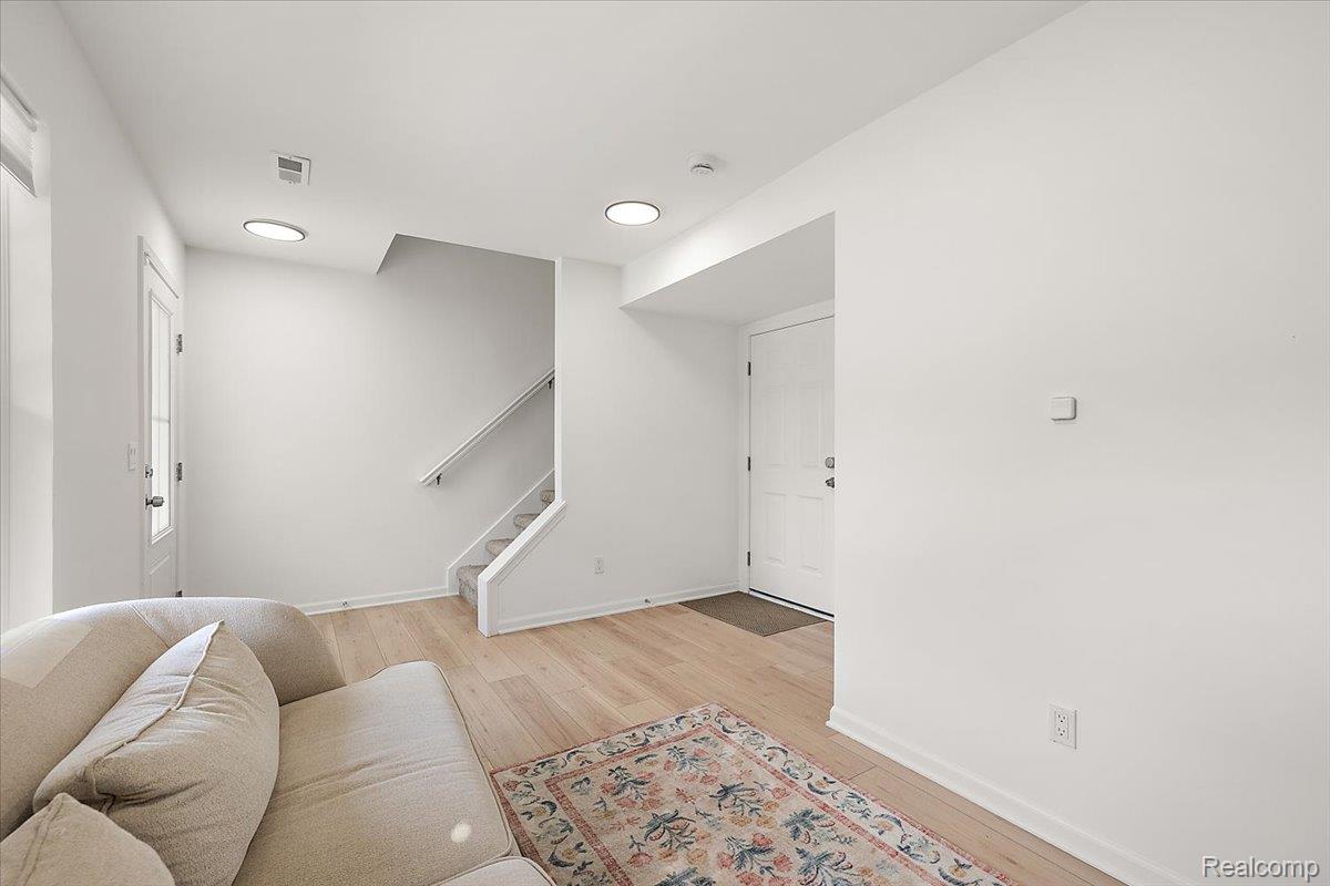 3927 Trailway Commons Circle