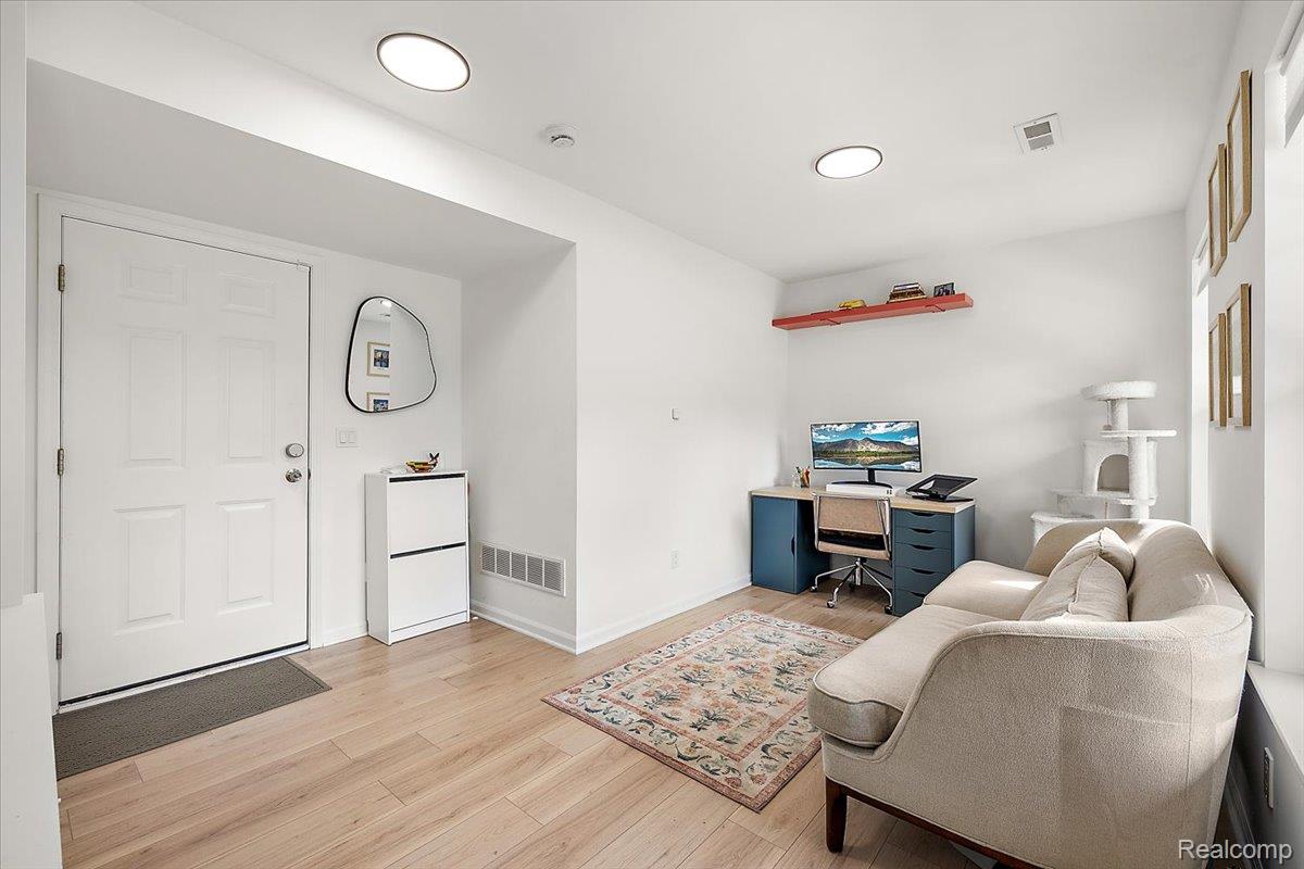 3927 Trailway Commons Circle